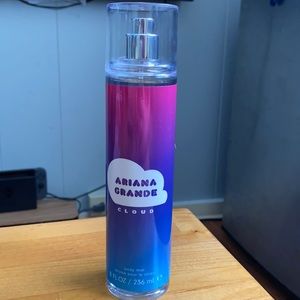 Ariana Grande body spray